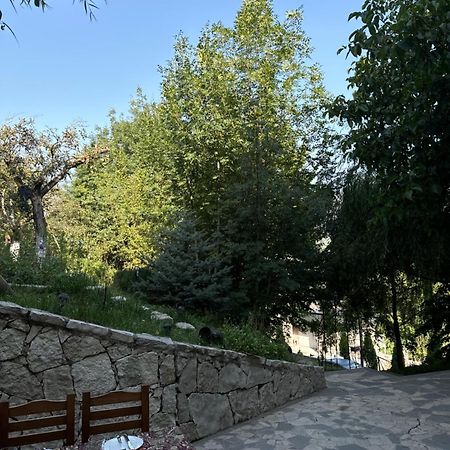 Verin Tun Dilijan Exterior foto