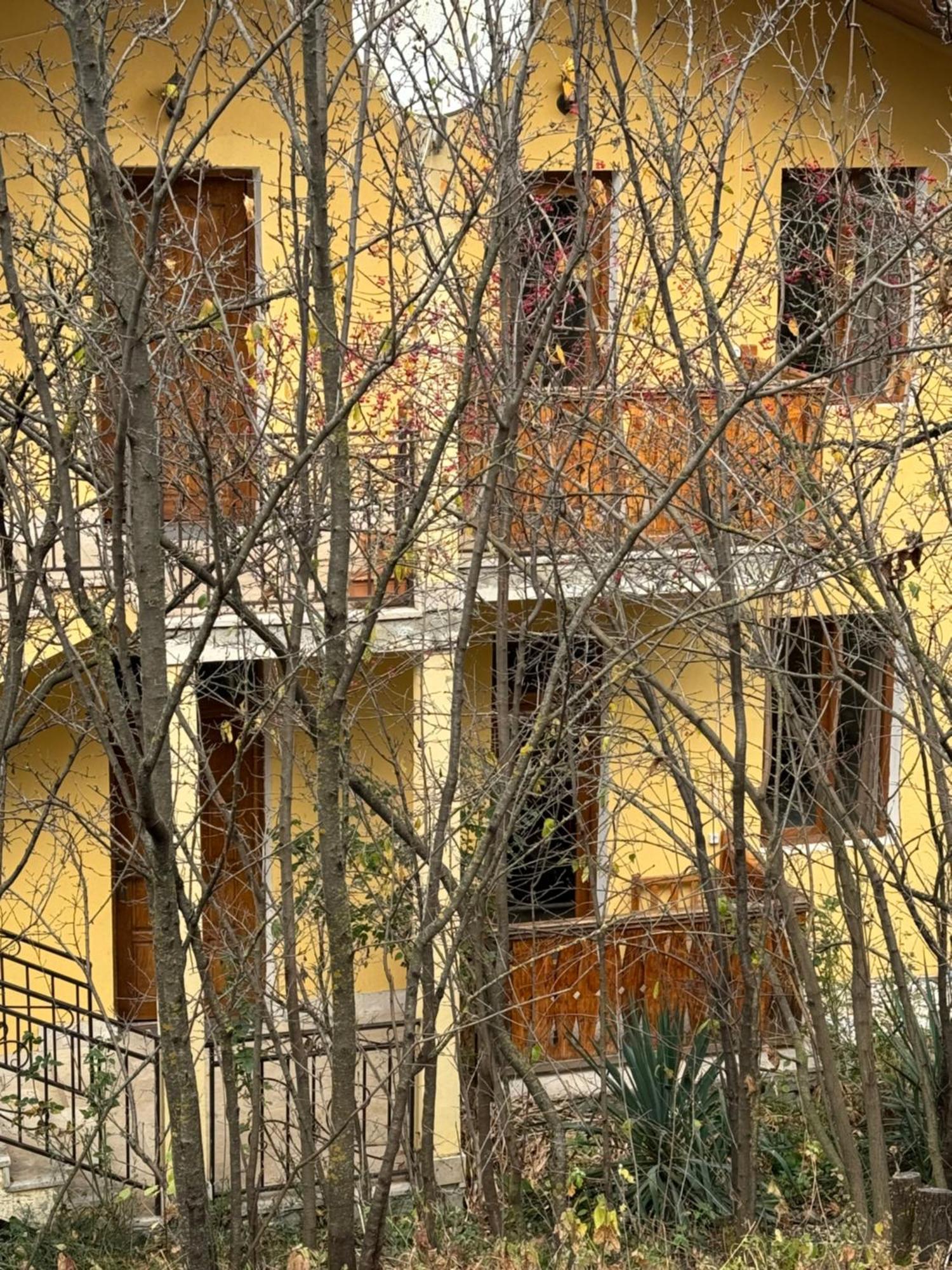 Verin Tun Dilijan Exterior foto
