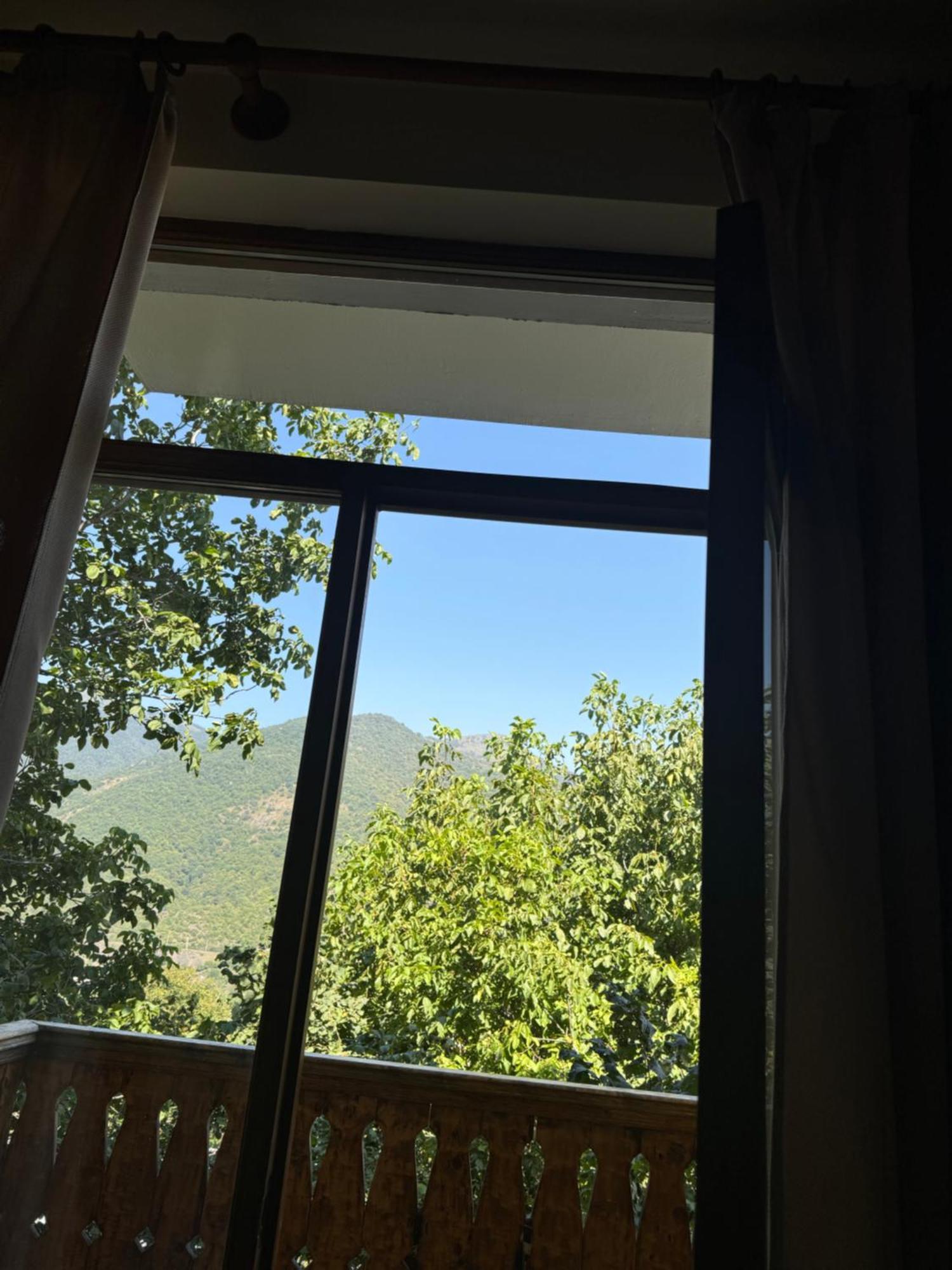 Verin Tun Dilijan Exterior foto