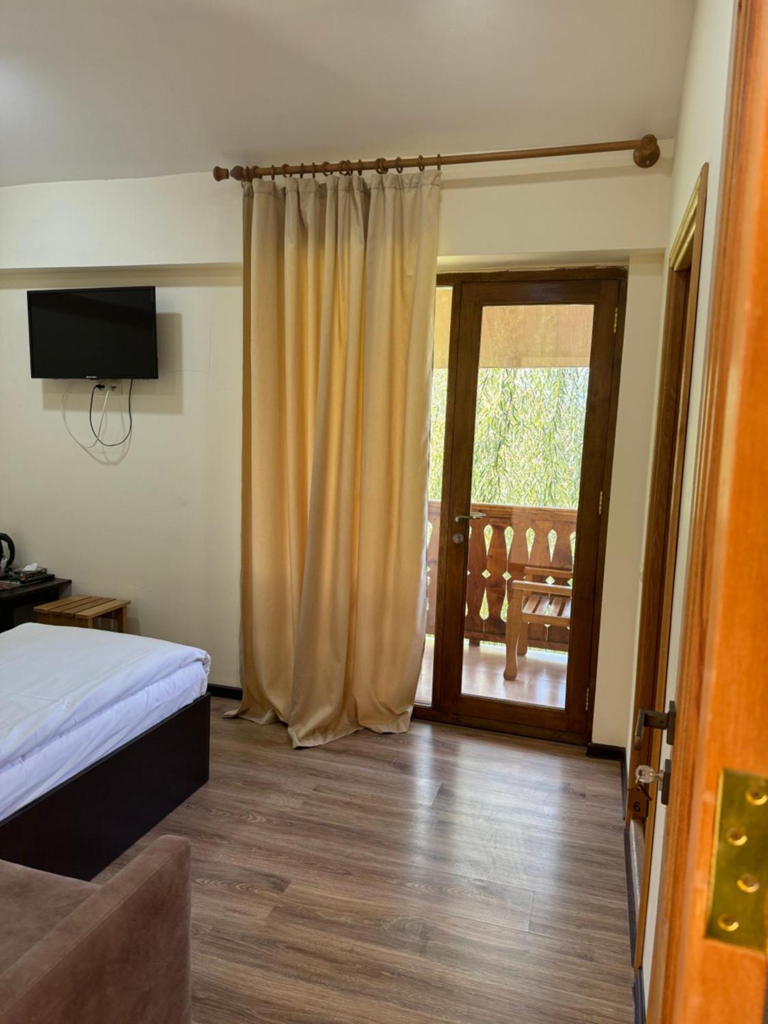 Verin Tun Dilijan Exterior foto