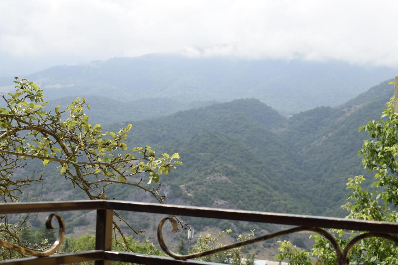Verin Tun Dilijan Exterior foto